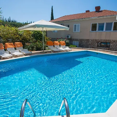 With Terrace And Pool * Molunat