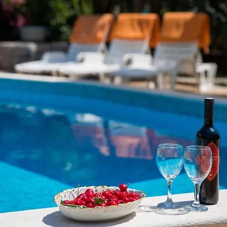 With Terrace And Pool Apartamento *